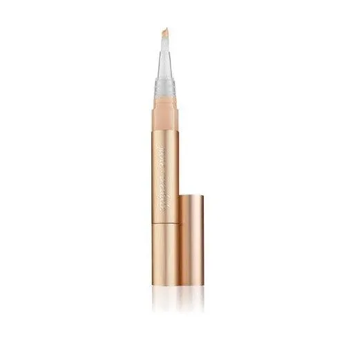 Active light under - Eye concealer
