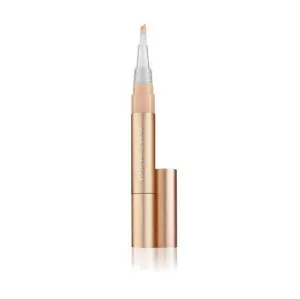 Active light under - Eye concealer