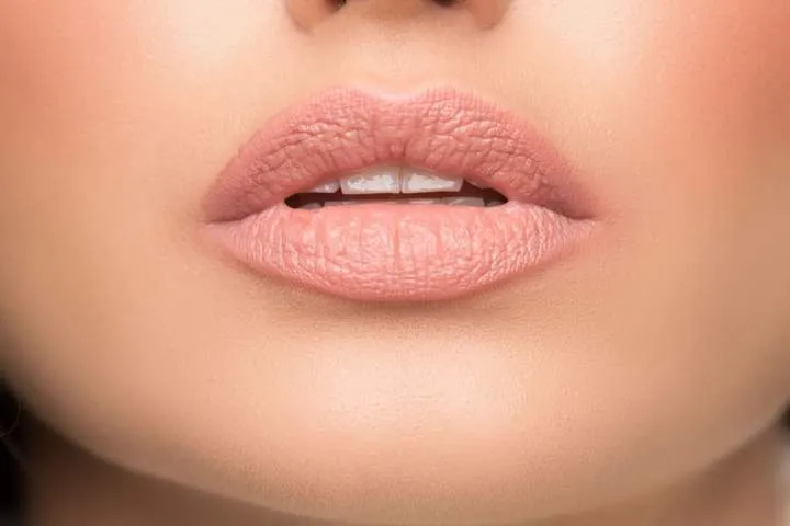 AIMEE CONNOLLY BLUSH BLEND