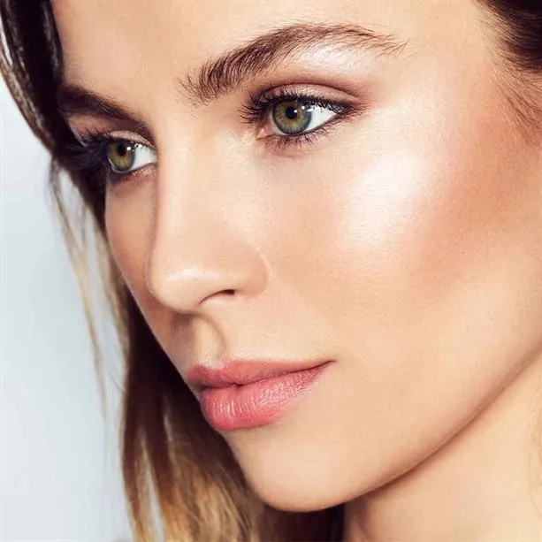 Avon Mark. MagiX Setting Spray - 125ml