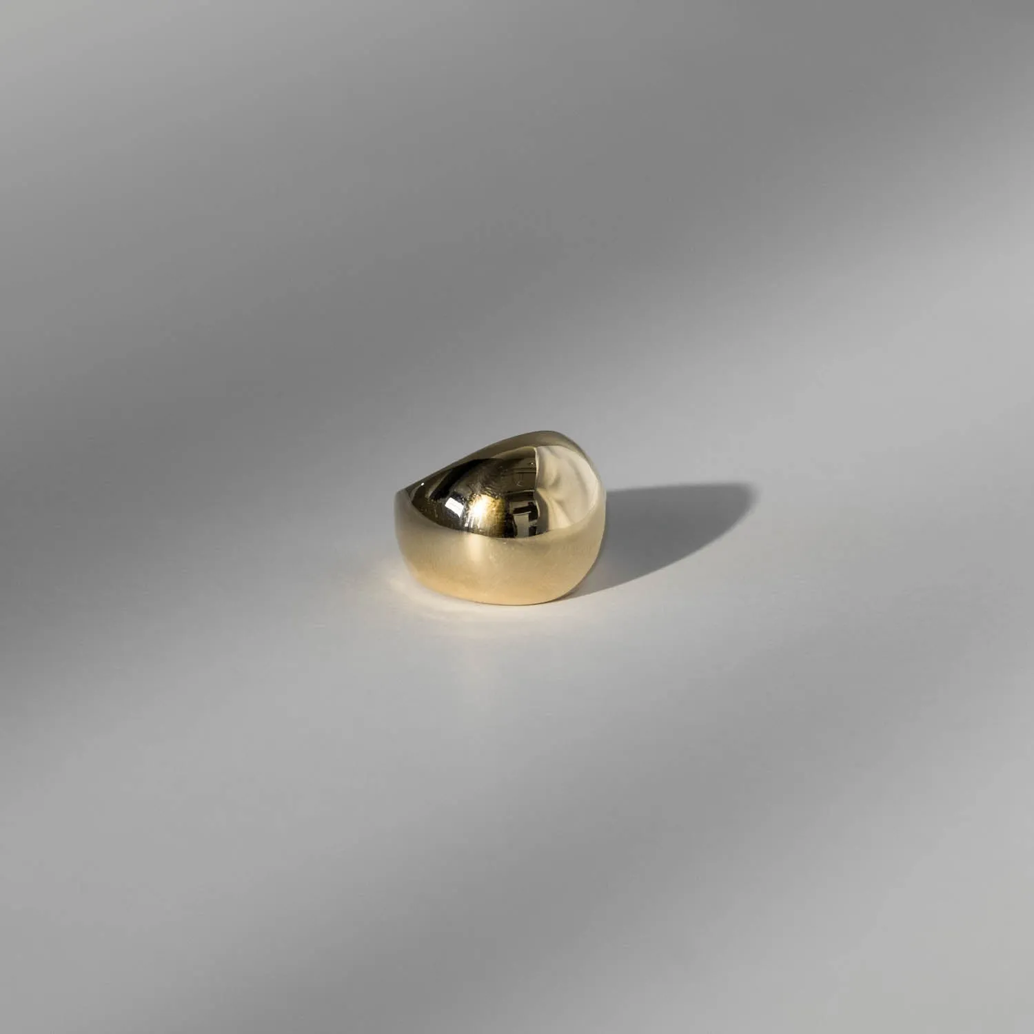 Globe Ring
