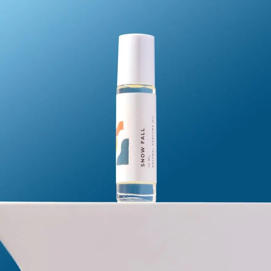 Homebody perfume oil: Snow Fall