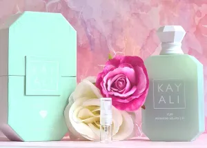 Kayali Yum Pistachio Gelato 33 EDP sample perfume decant spray. 💚🌺💚
