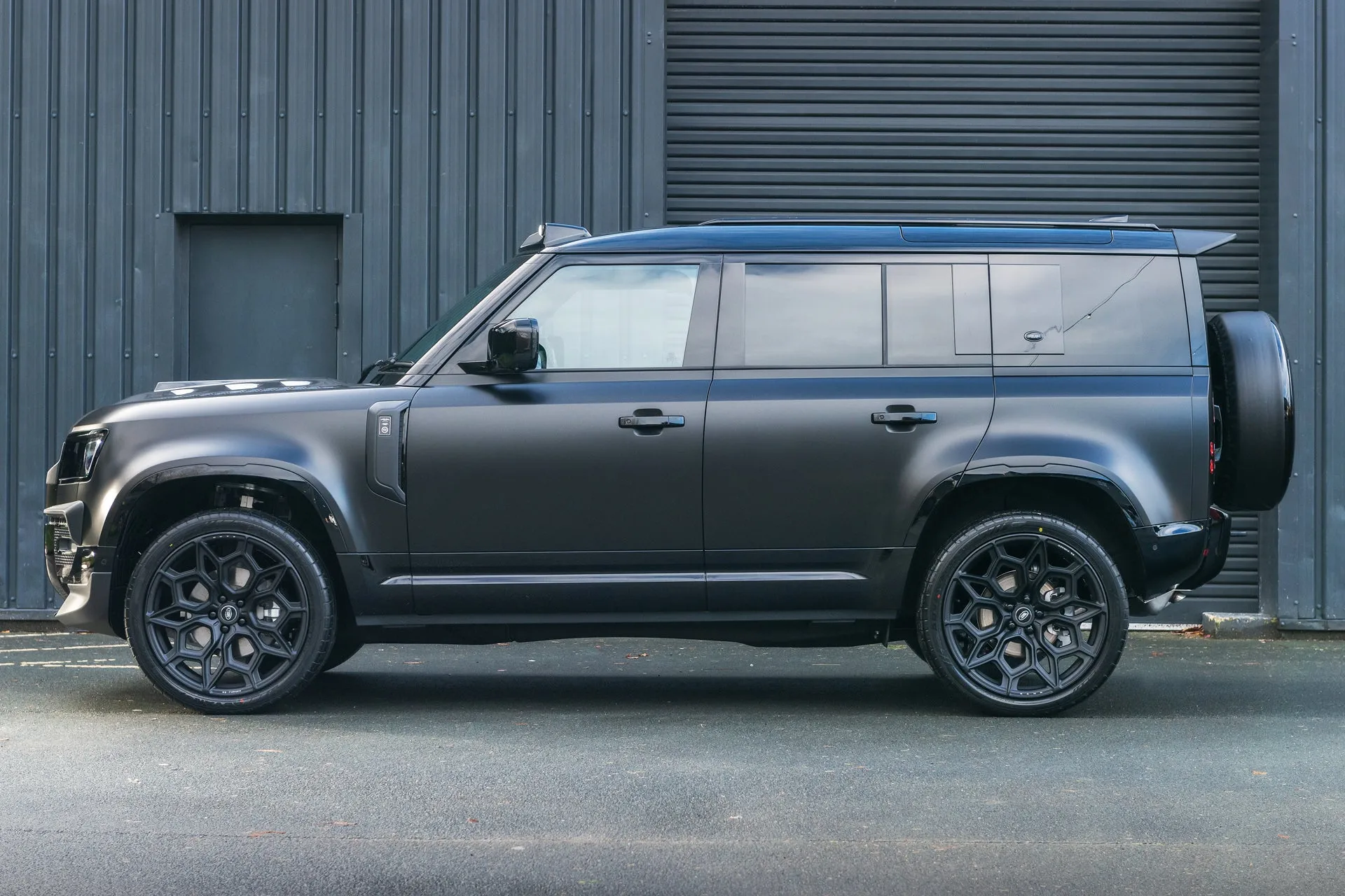 Land Rover Defender 110 - Black Exterior & Interior