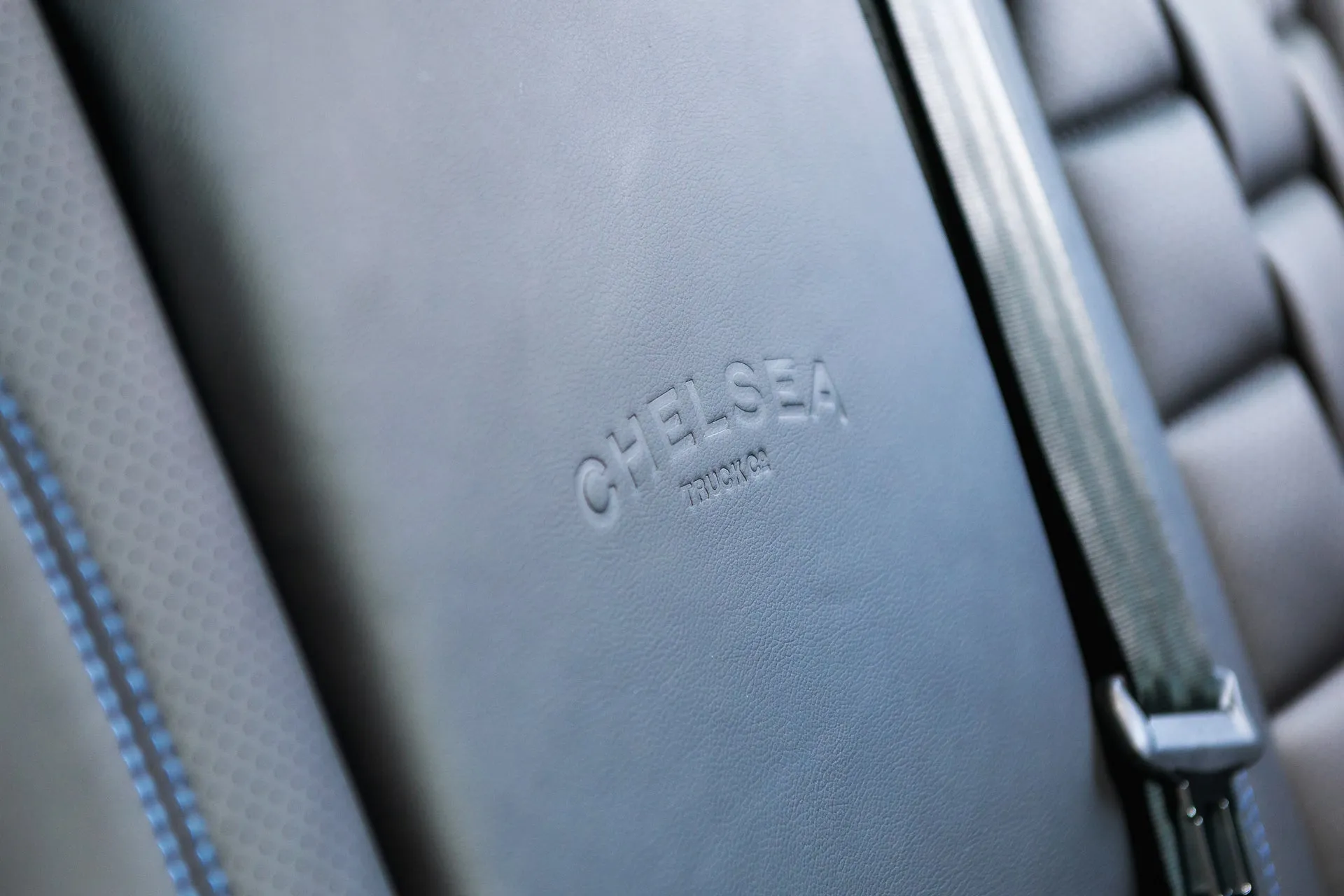 Land Rover Defender 110 - Black Exterior & Interior