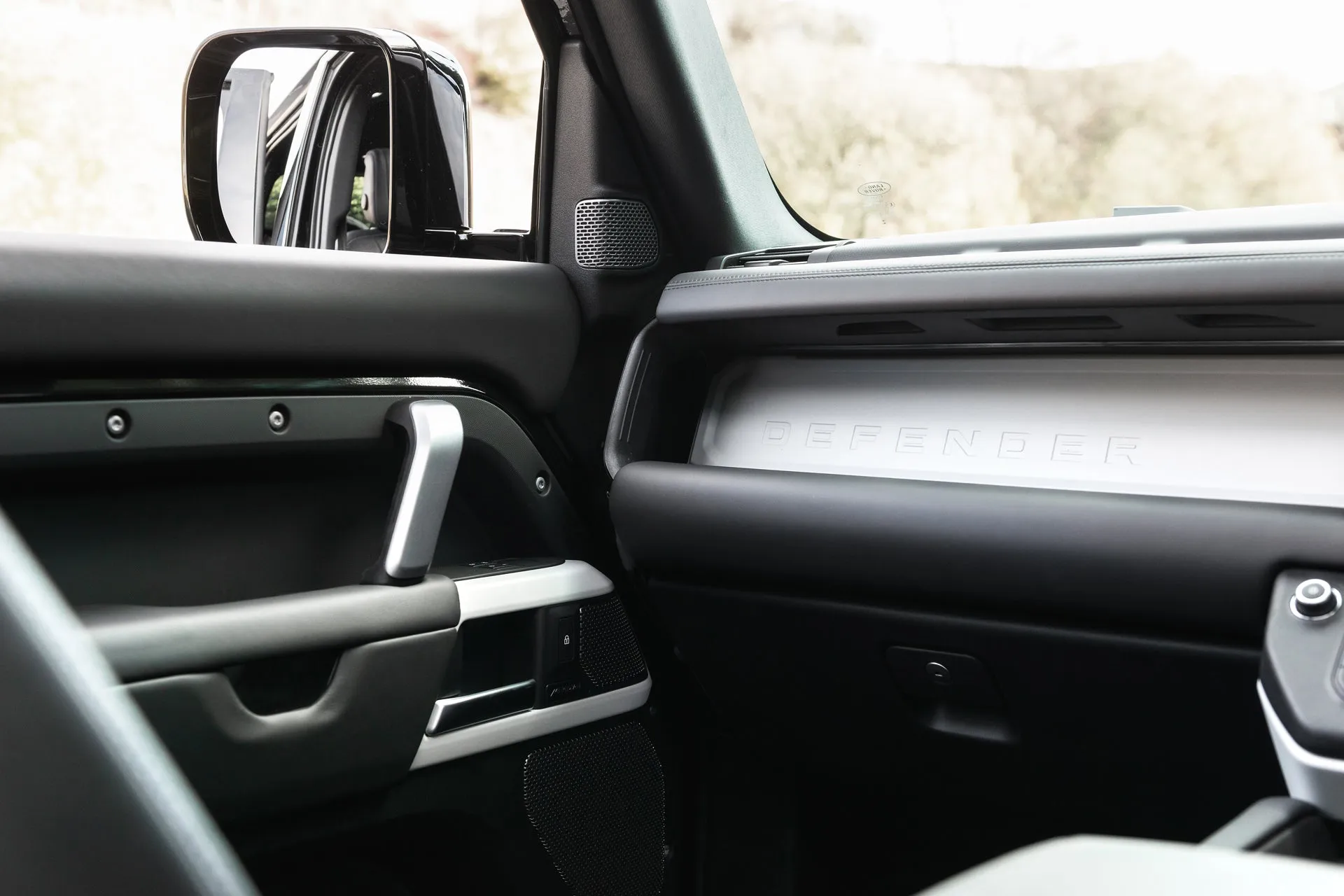 Land Rover Defender 110 - Black Exterior & Interior