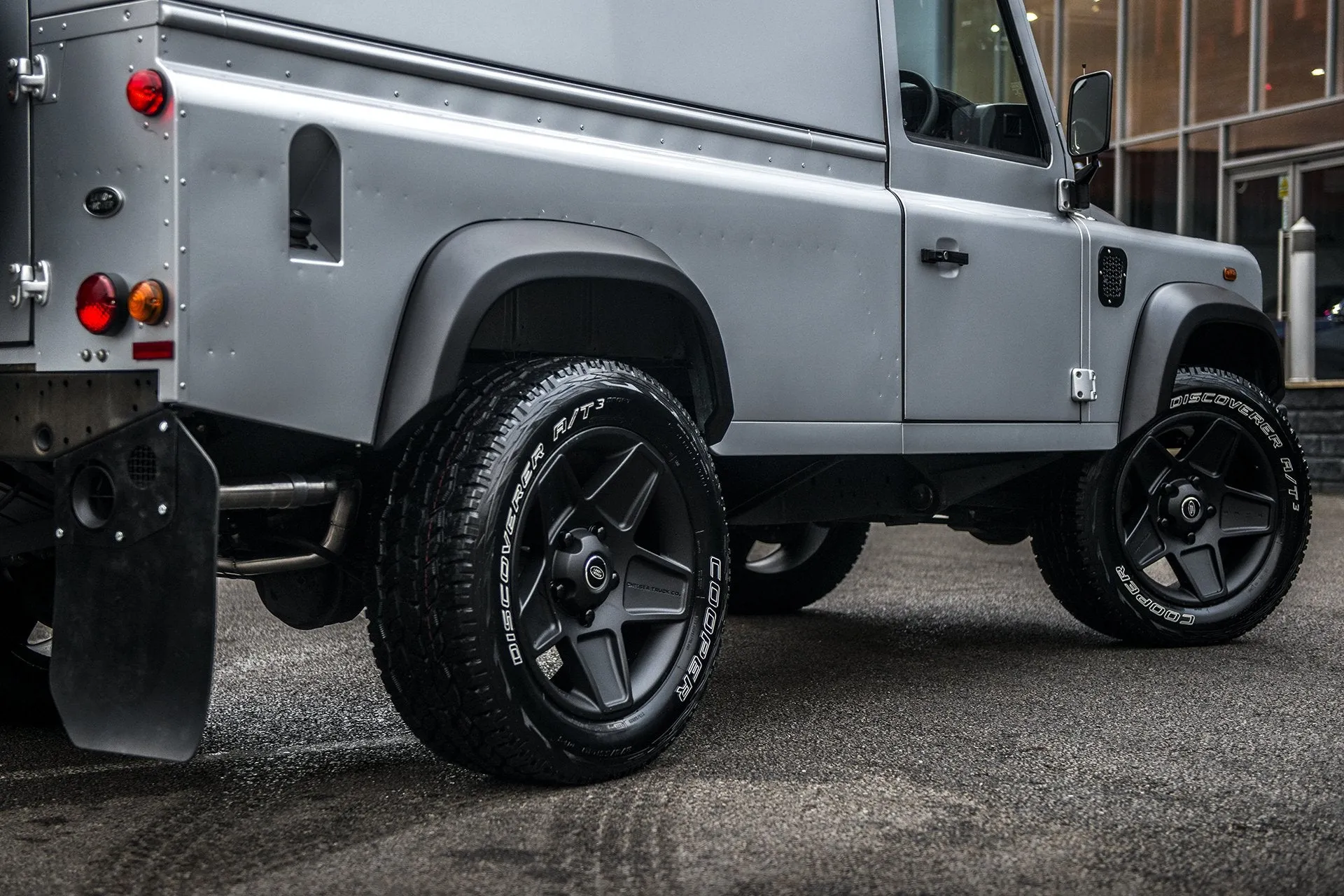 Land Rover Defender (1991-2016) Mondial Retro Light Alloy Wheels