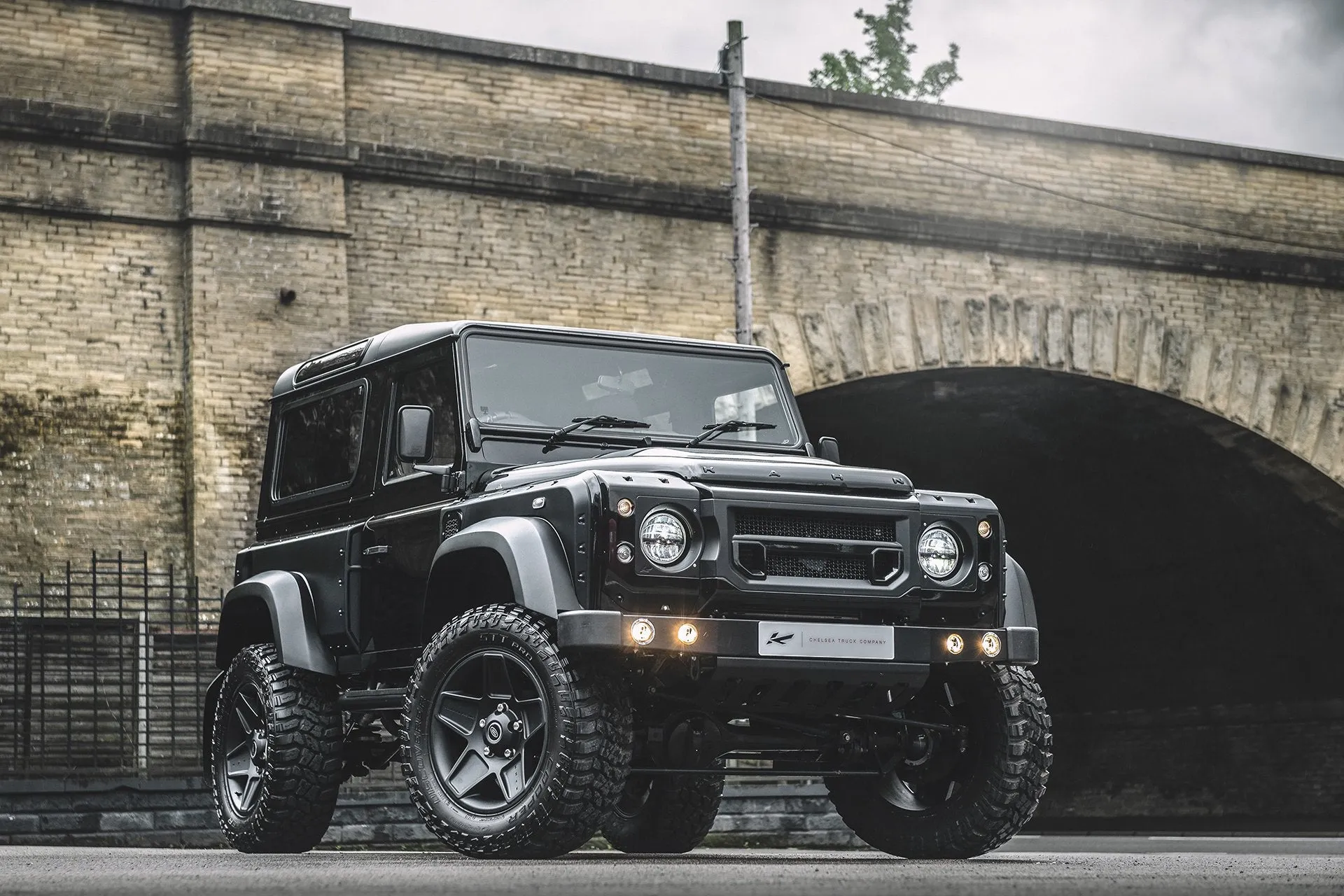 Land Rover Defender (1991-2016) Mondial Retro Light Alloy Wheels