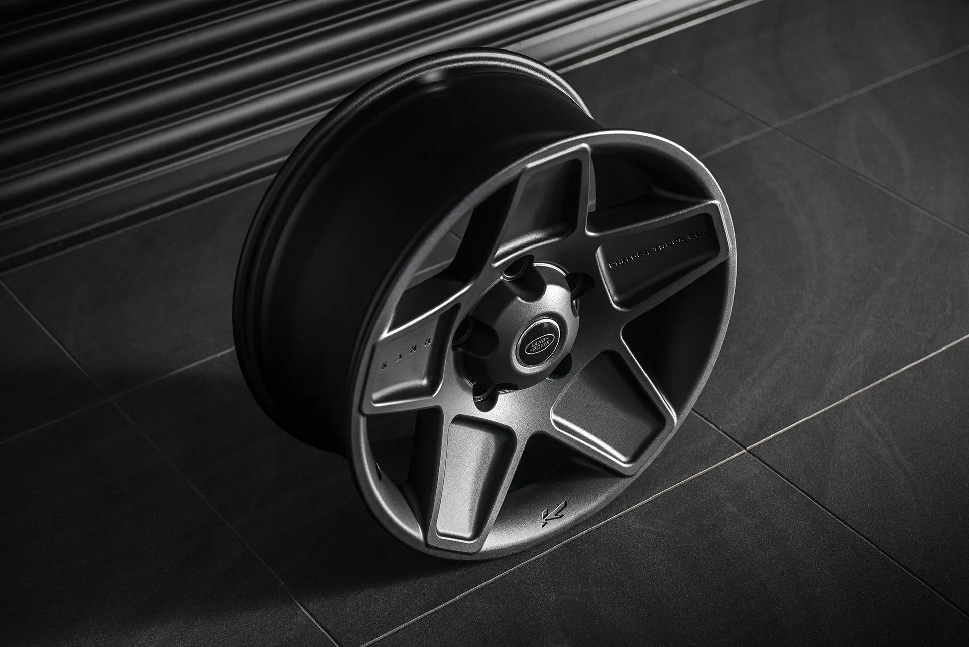 Land Rover Defender (1991-2016) Mondial Retro Light Alloy Wheels