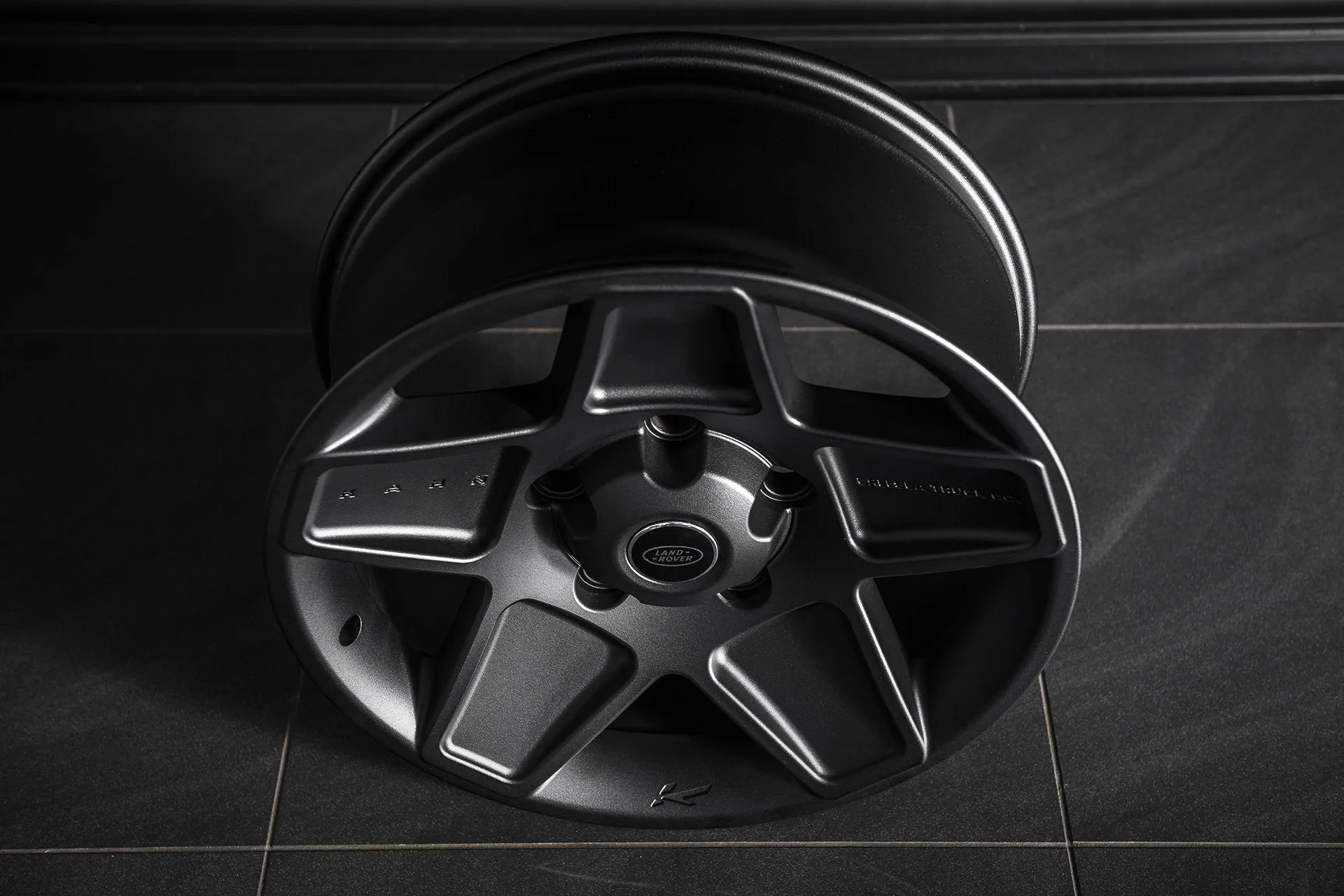 Land Rover Defender (1991-2016) Mondial Retro Light Alloy Wheels