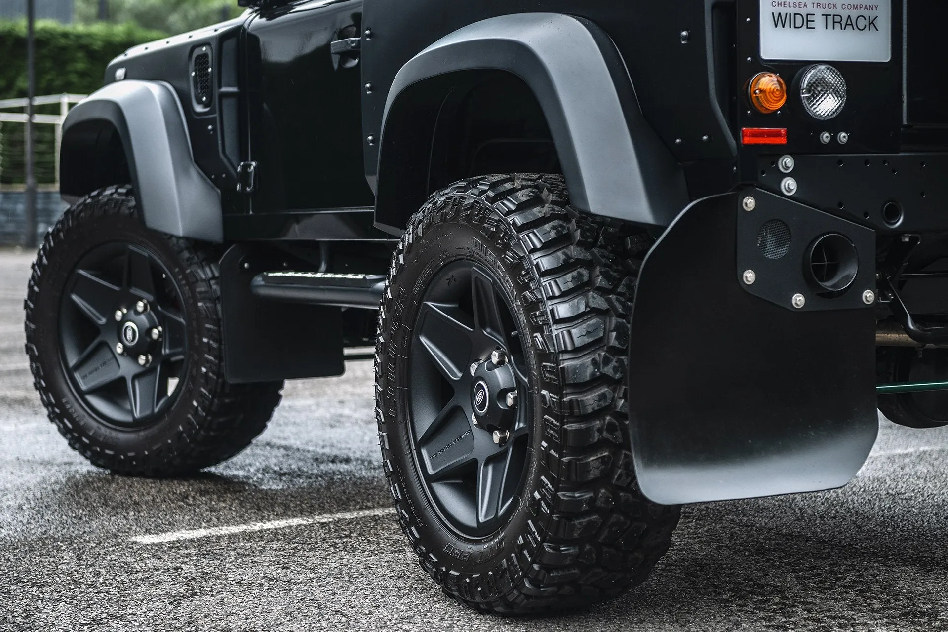 Land Rover Defender (1991-2016) Mondial Retro Light Alloy Wheels