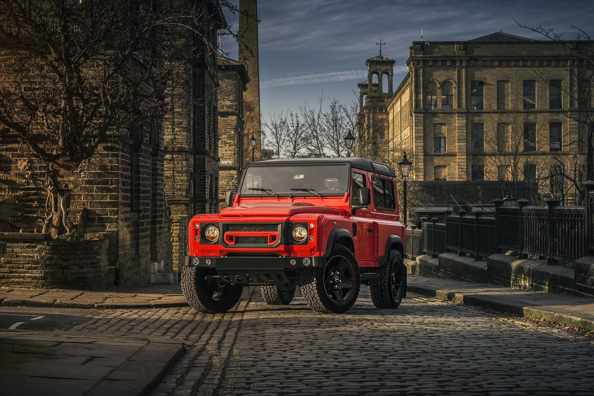 Land Rover Defender (1991-2016) Mondial Retro Light Alloy Wheels