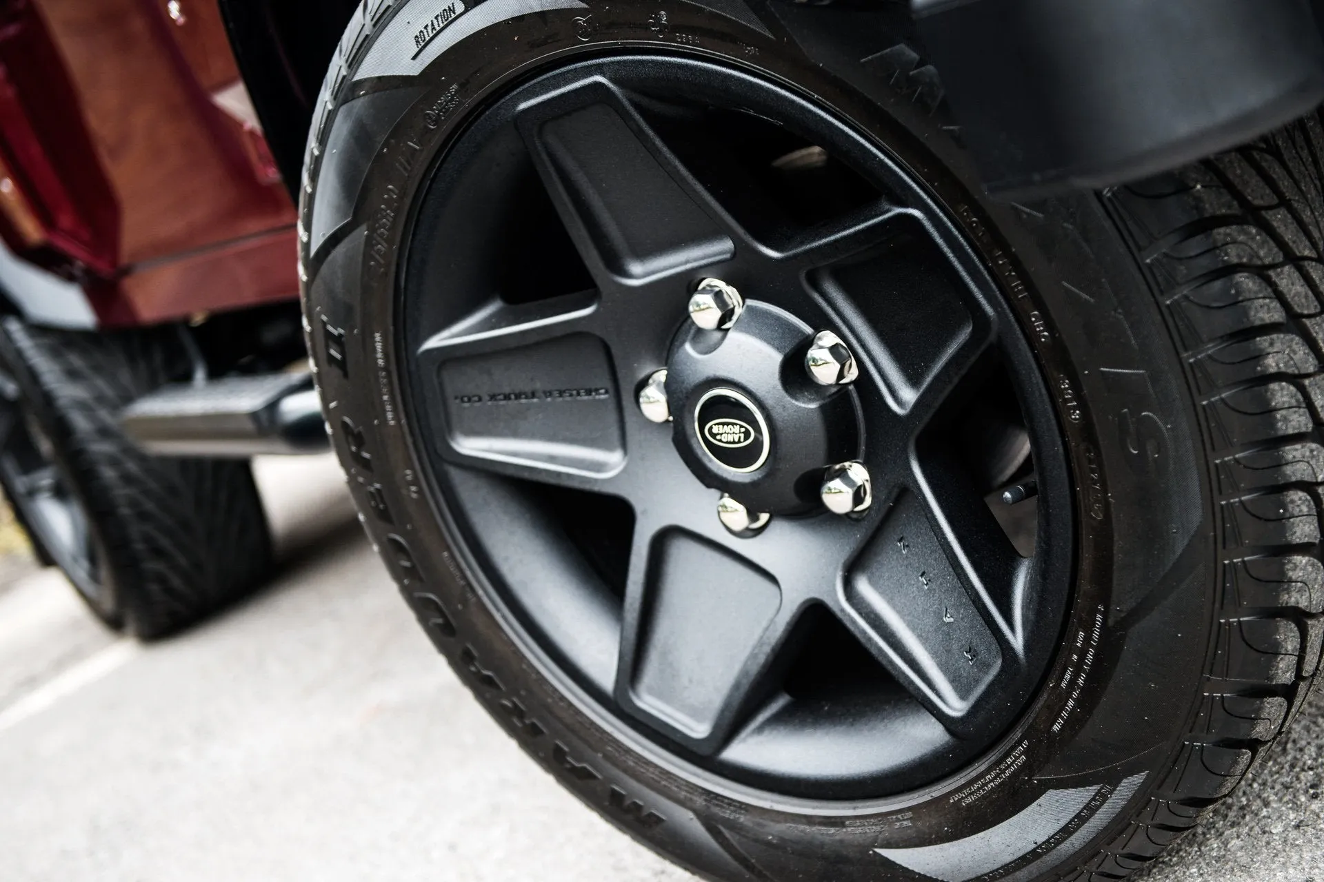 Land Rover Defender (1991-2016) Mondial Retro Light Alloy Wheels