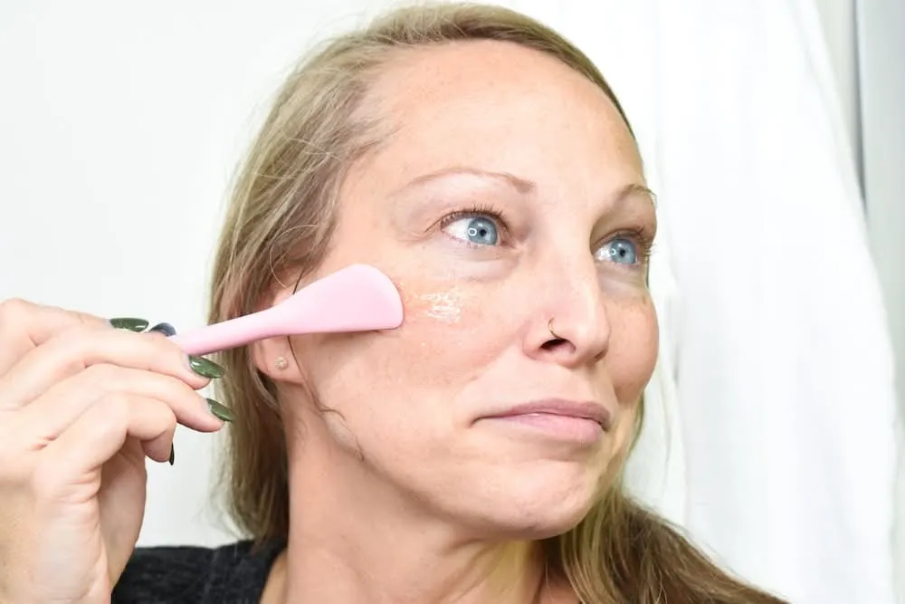 Mask Applicator & Face Brush