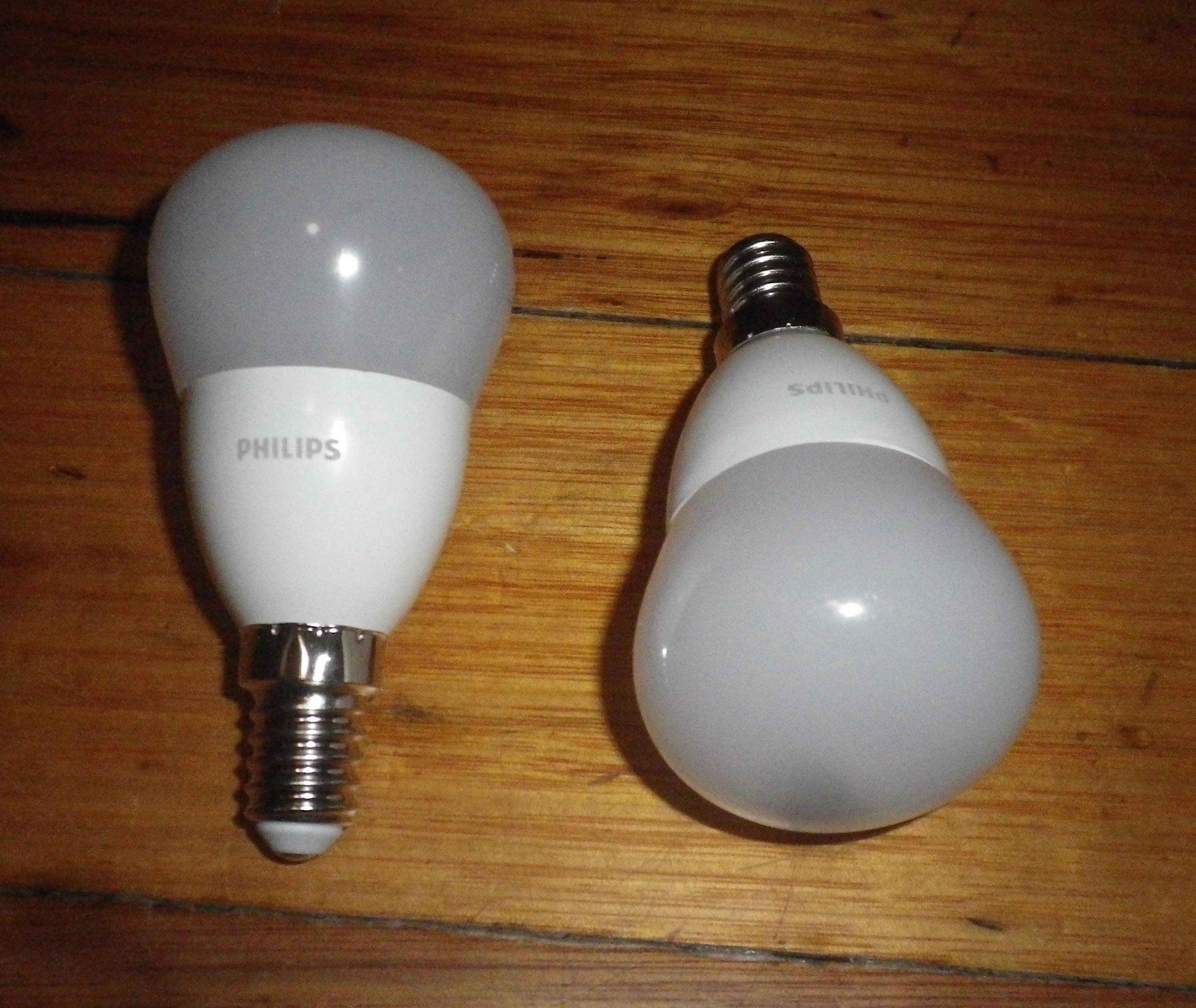 Philips LED Cool White Globe 5Watt SES Fancy Round (Pkt 2) - Part # 724498