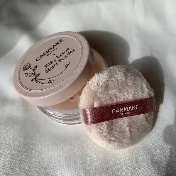 Silky Loose Moist Powder 01 Silky Beige