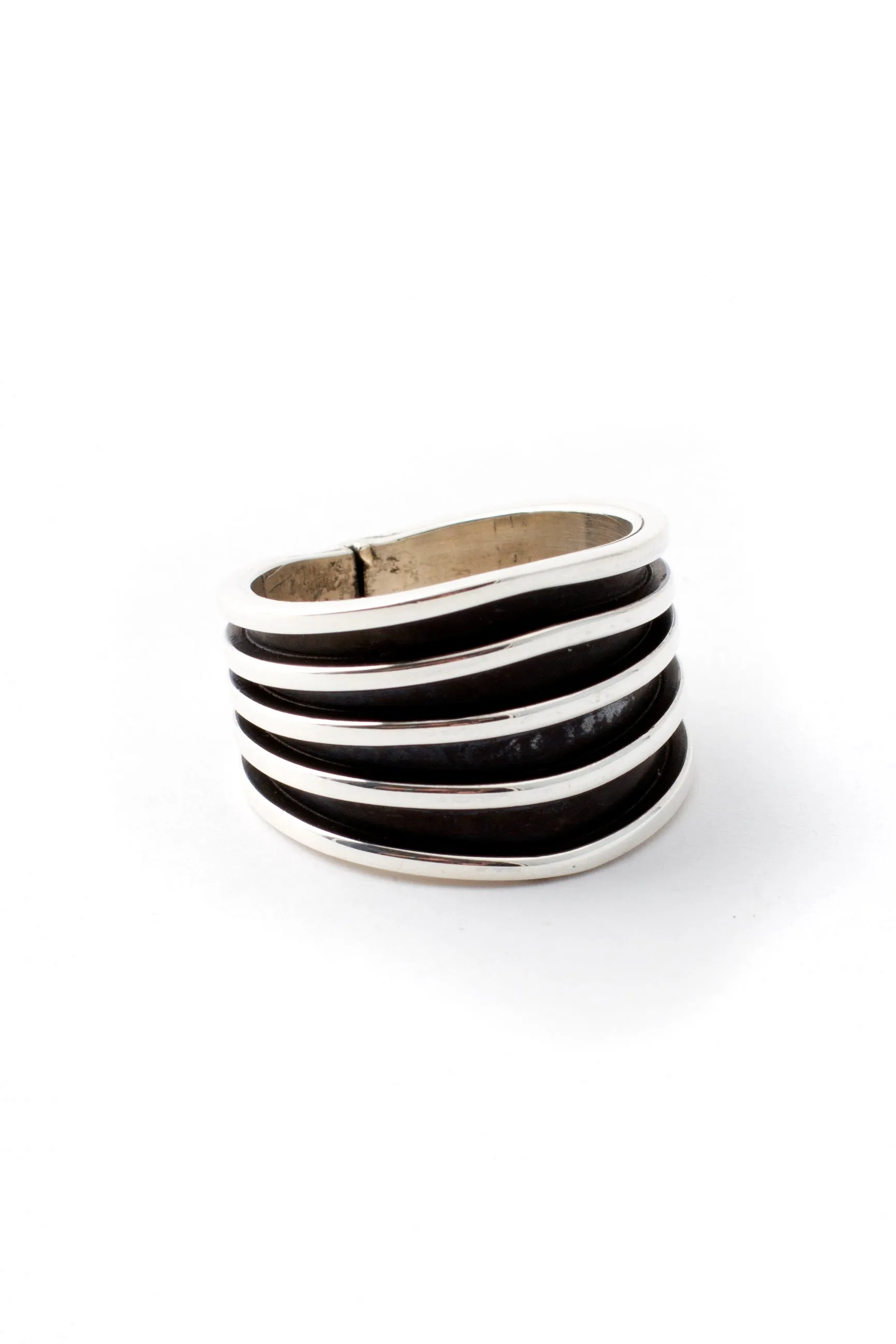 Tom Hawk Women's Wide Sterling Silver Ribbed Ring (Size 8 3/4)